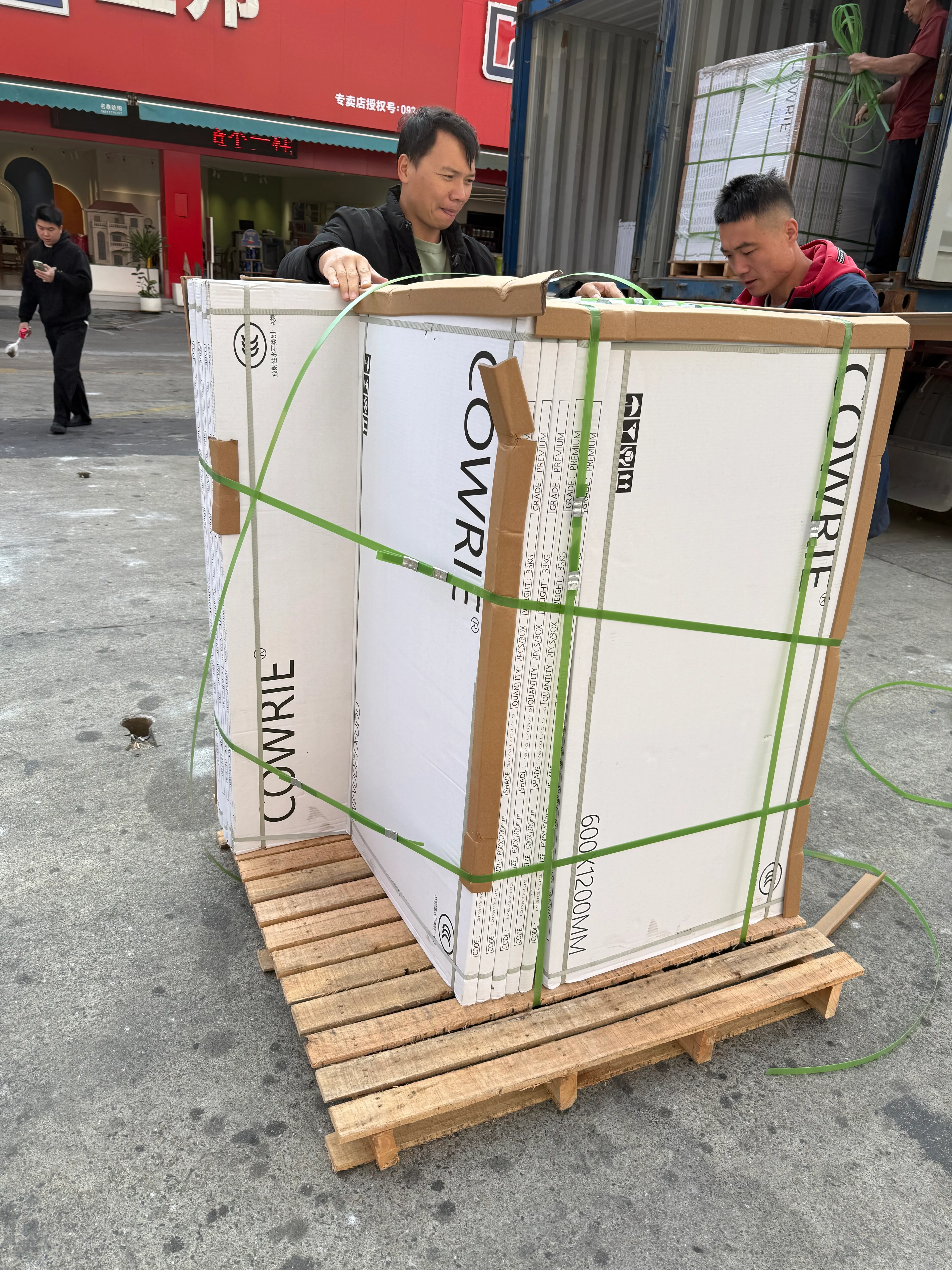 Limestone Look Tiles Delivered to Kuwait - Container Loading3