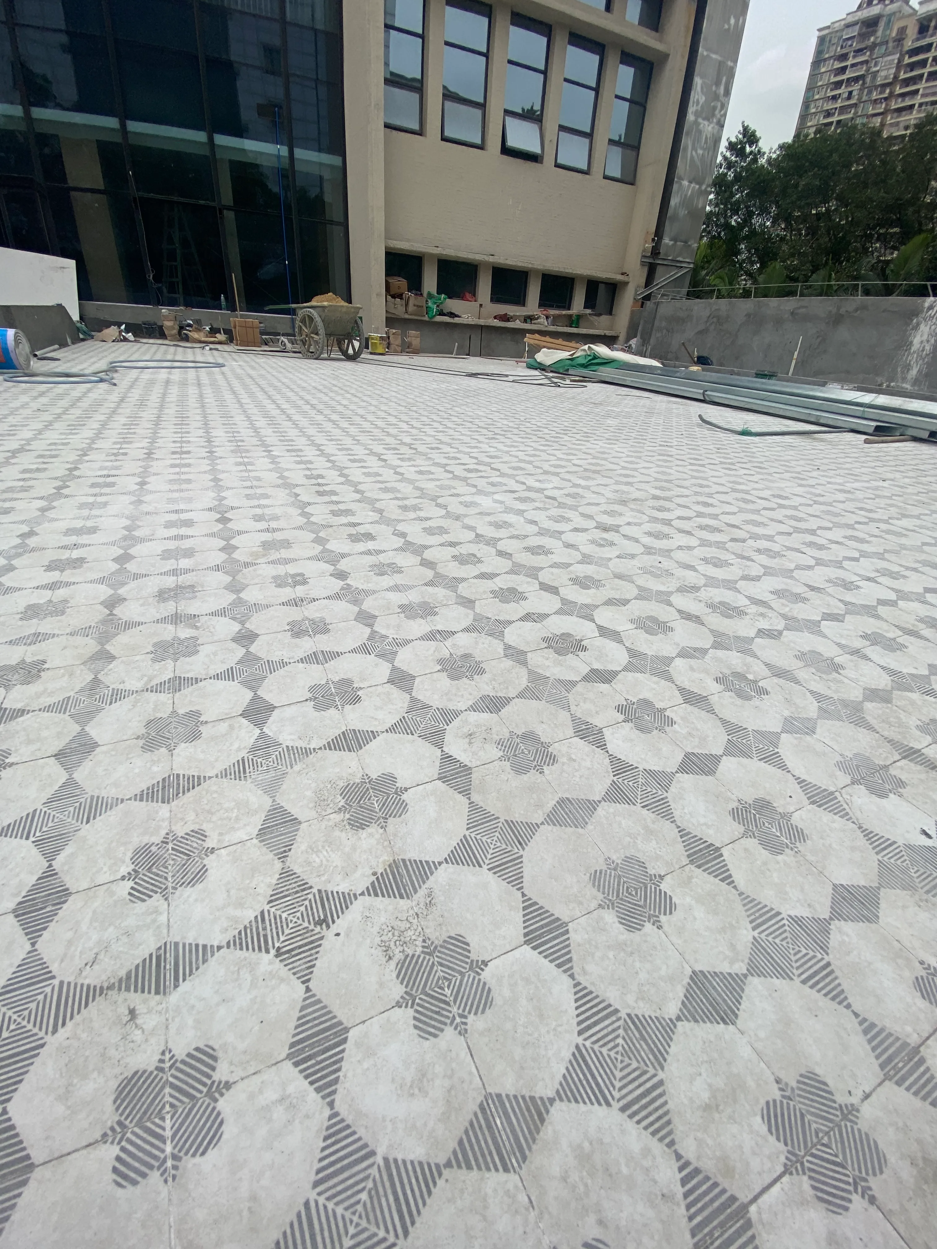 Biophilic Luxury Fine Dining Restaurant with Customized Decorative Tiles - Biophilic Luxury Fine Dining Restaurant with Customized Decorative Tiles 4