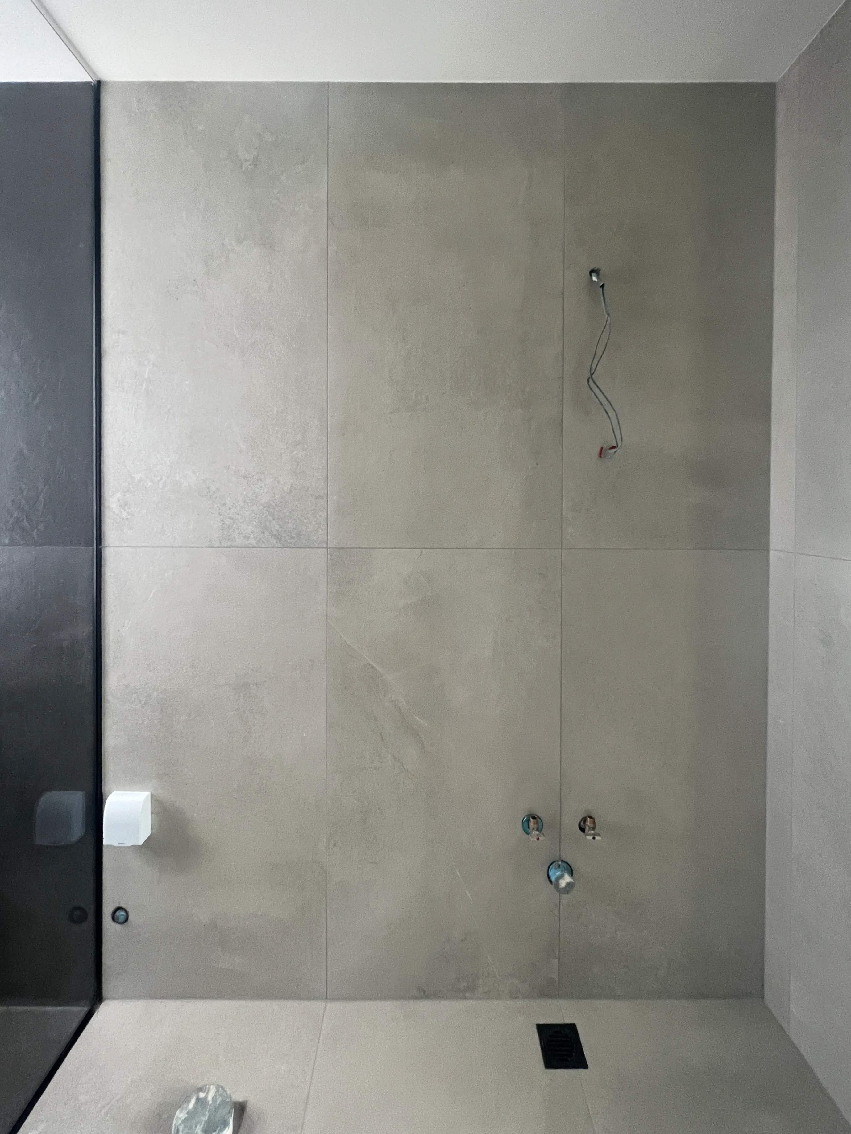 Guangzhou - Black and White Balance