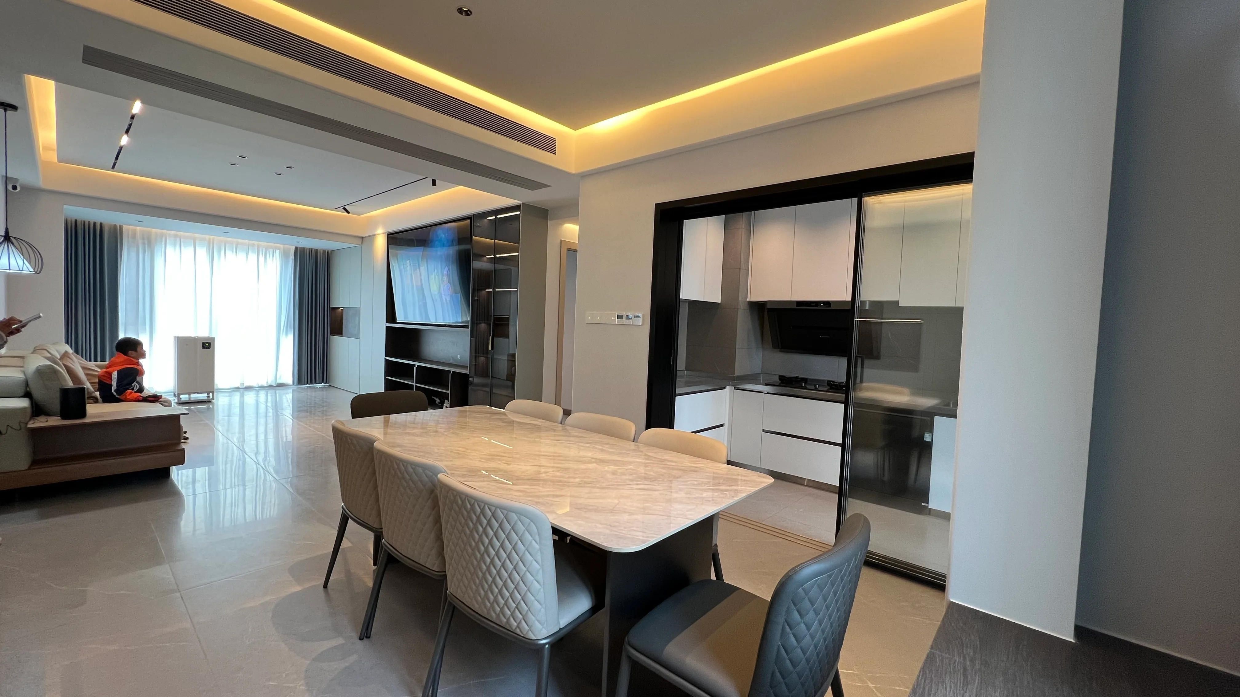 Modern Classic Apartment with Stone Look Tiles - Modern Classic Dining Room with Stone Look Tiles 3