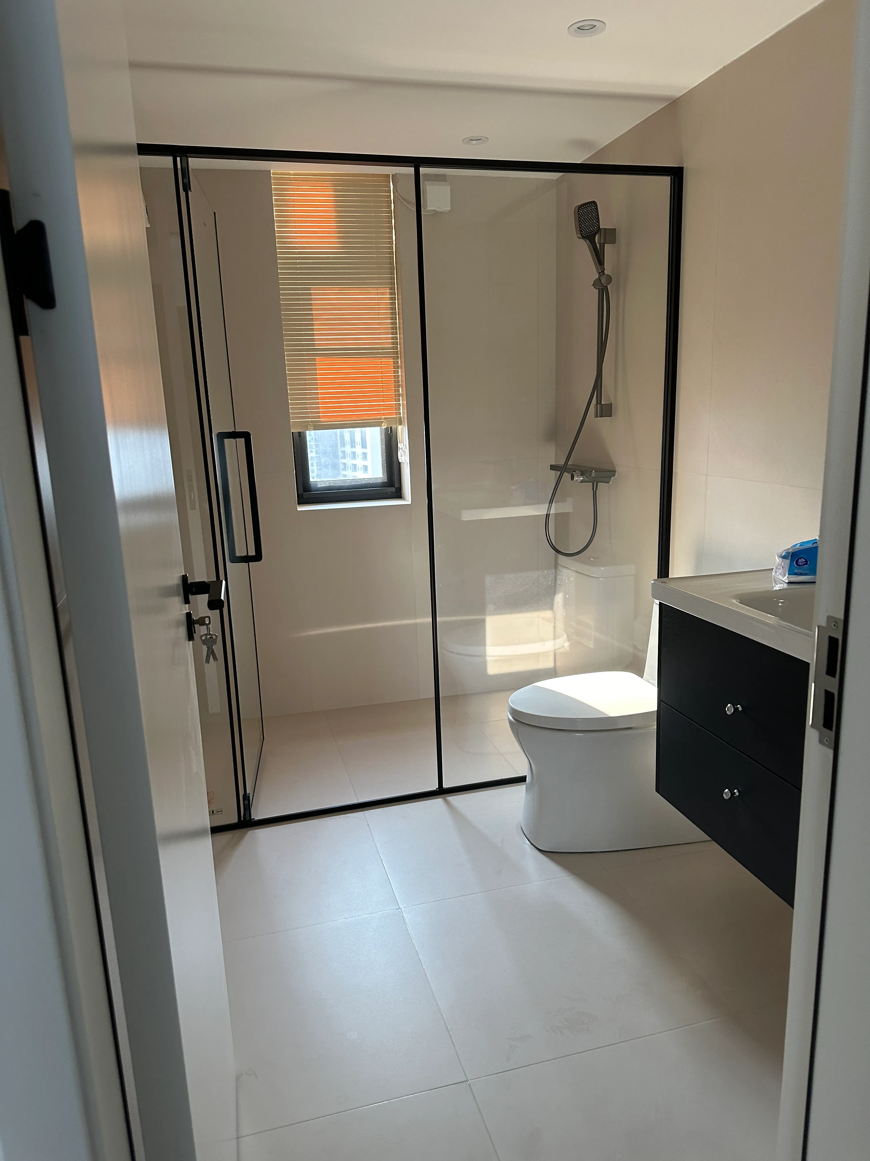 Modern Minimalist Apartment with Concrete Look Tiles - Modern Minimalist Bathroom with Concrete Look Tiles 2