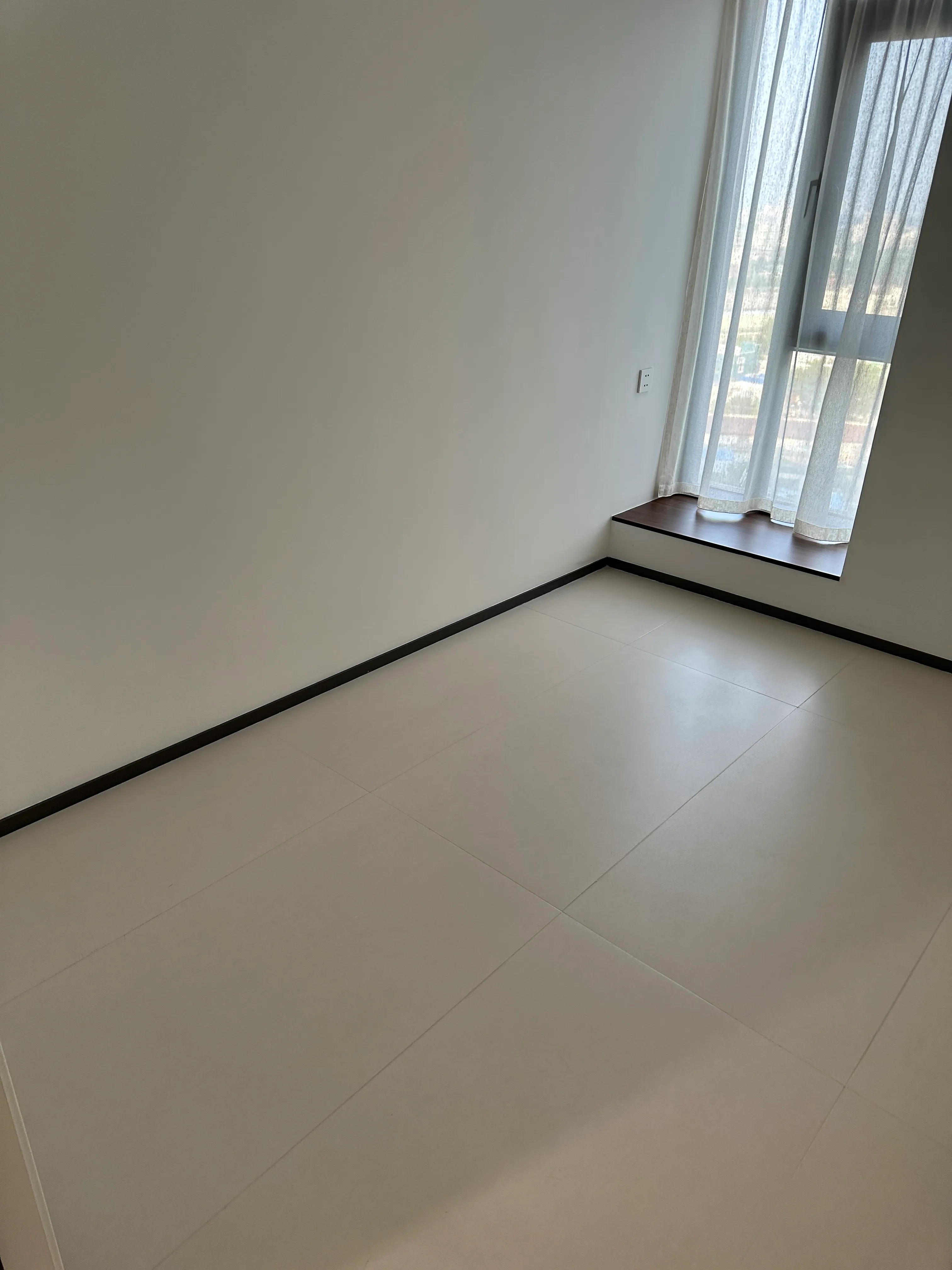 Modern Minimalist Apartment with Concrete Look Tiles - Modern Minimalist Bedroom with Concrete Look Tiles