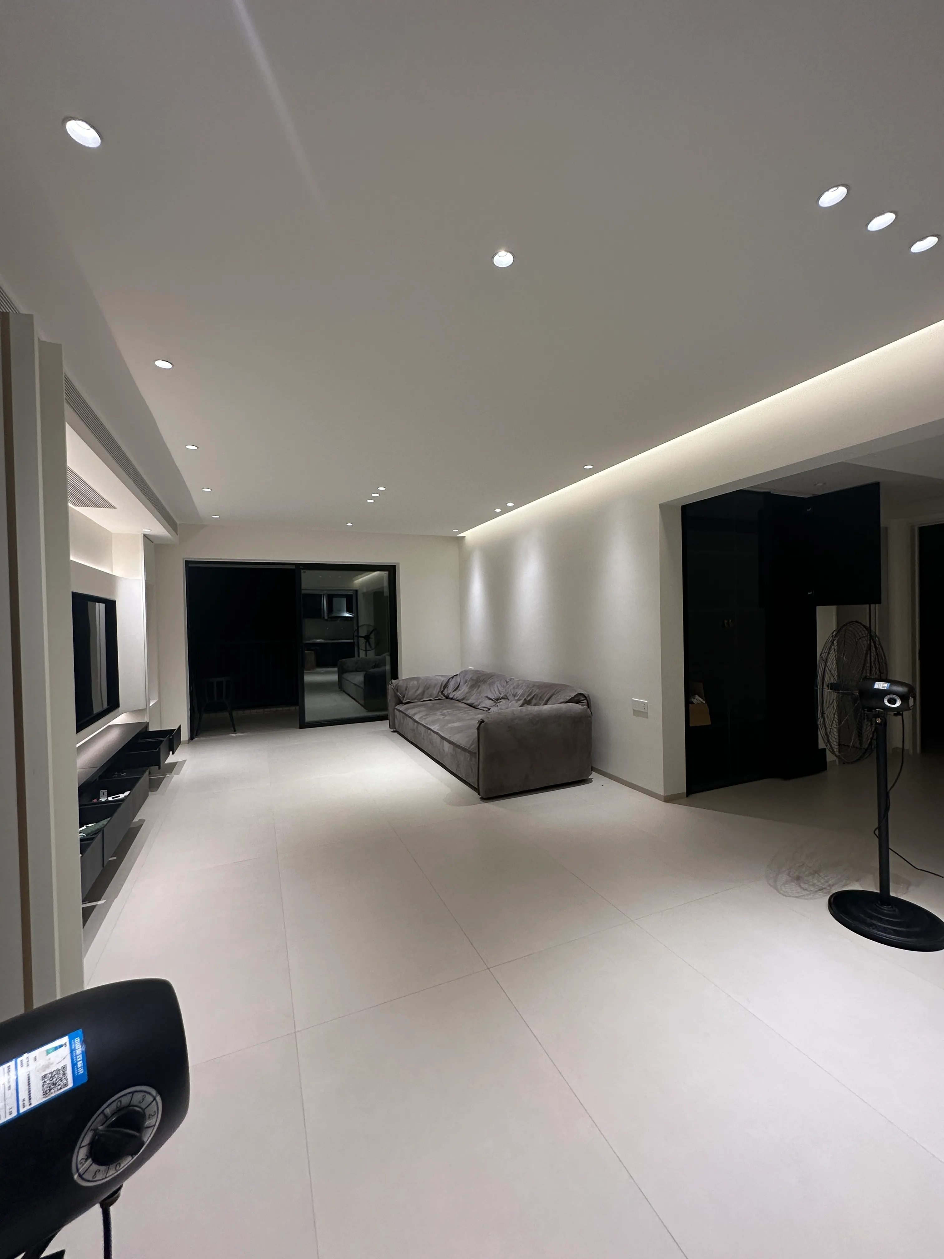 Modern Minimalist Apartment with Microcement Tiles