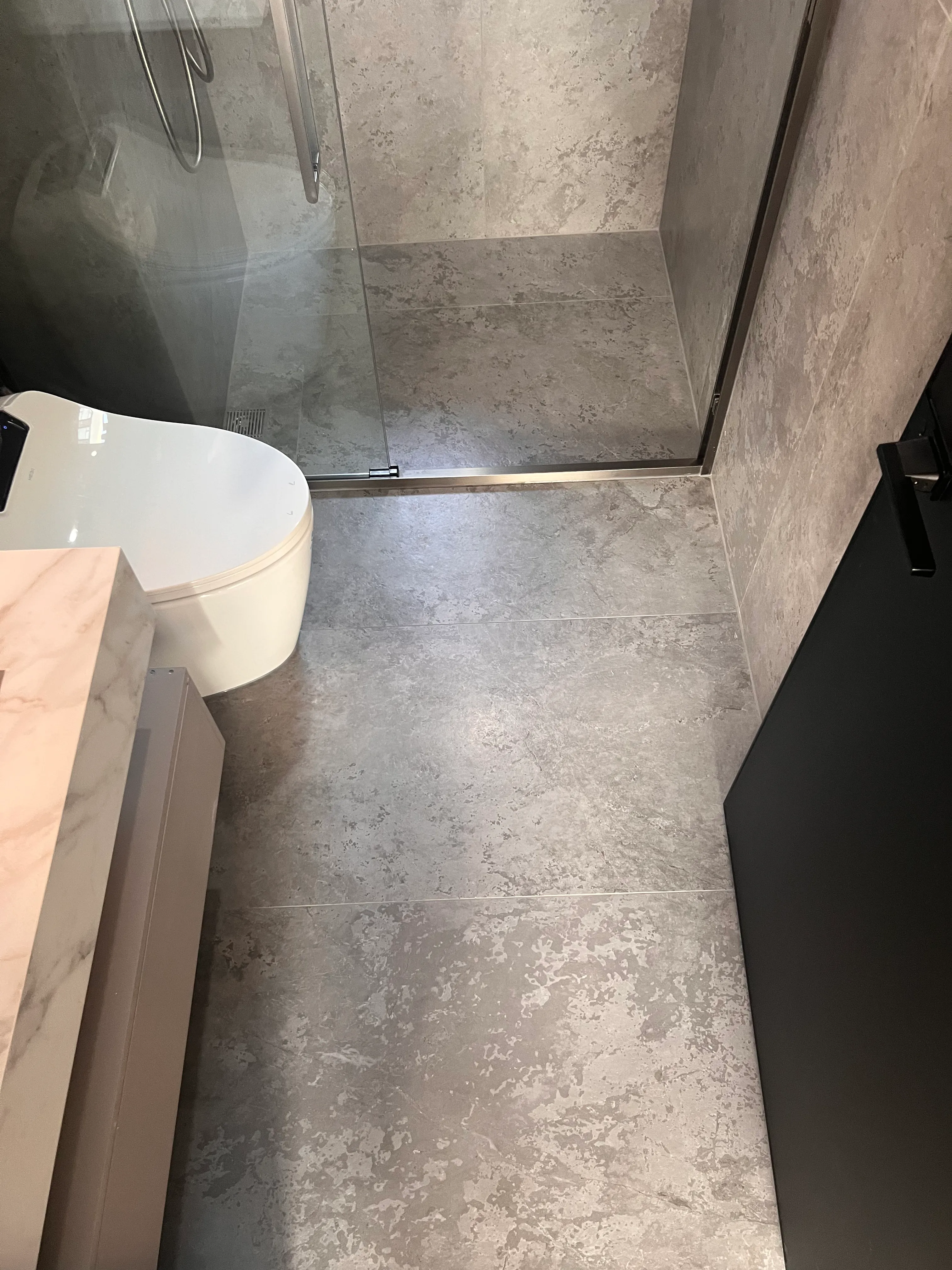 Quiet Luxury Bathroom with Concrete Look Tiles - Quiet Luxury Bathroom with Concrete Look Tiles 5