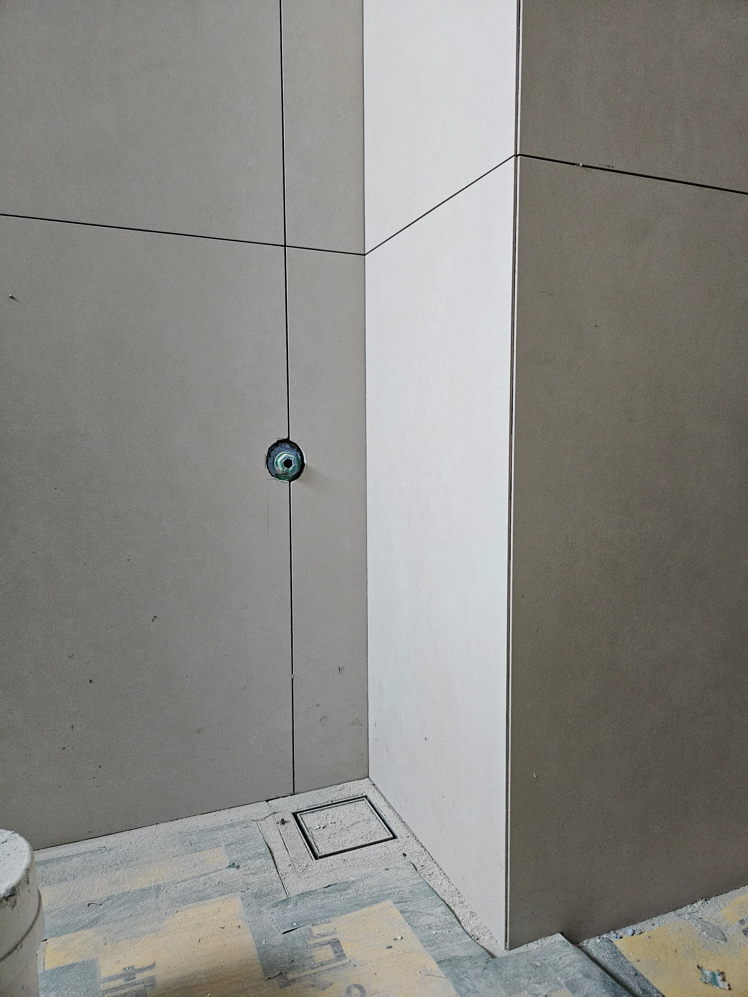 Warm Minimalism Bathroom with Microcement Tiles - Warm Minimalism Bathroom with Microcement Tiles 8